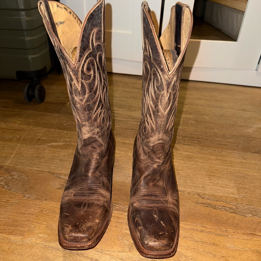 Shyanne Distressed Brown Boots